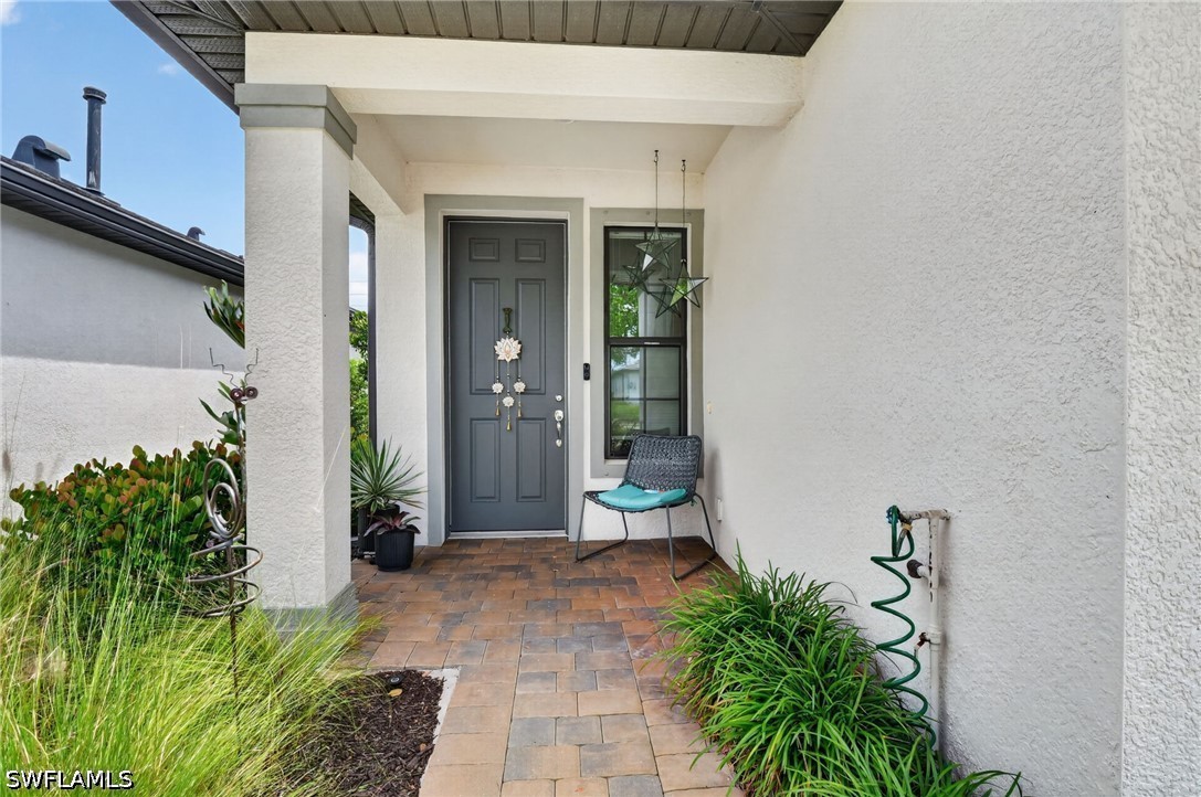 3 Bed Pool Home for Sale in Manatee Cove, photo 2