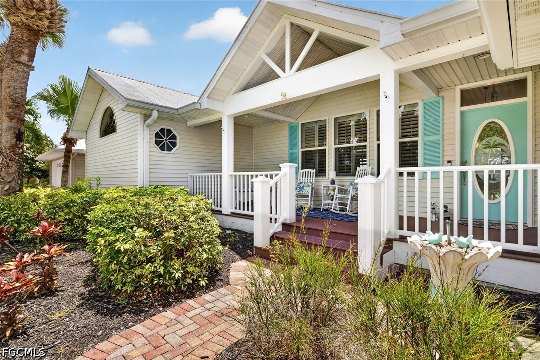3 Bed Pool Home for Sale in Coconut Creek, photo 2