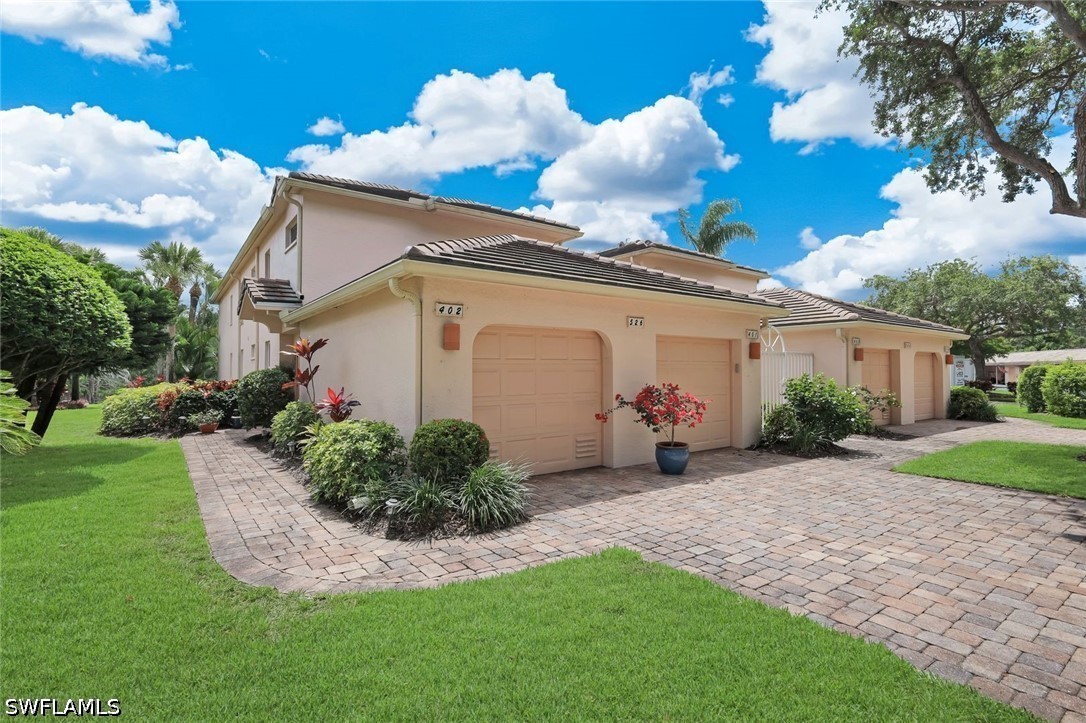 3 Bed Waterfront Home for Sale in Naples, photo 2