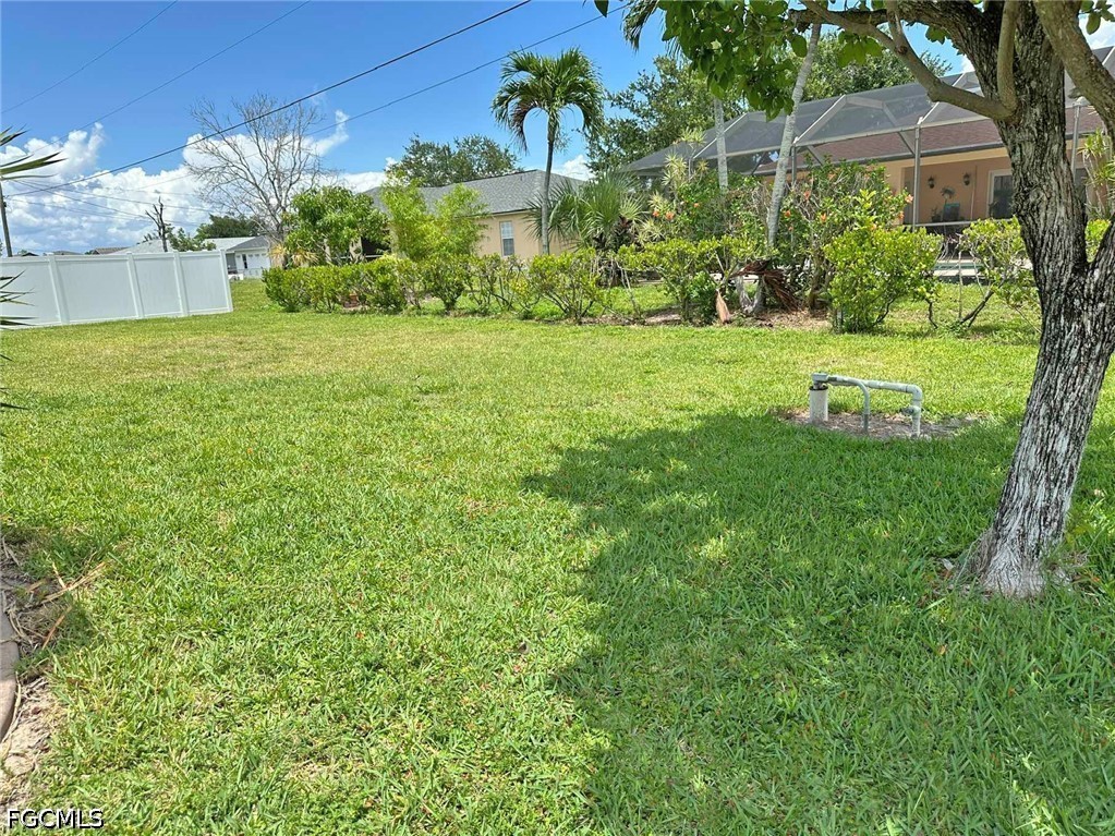 3 Bed SingleFamilyResidence for Sale in Cape Coral, photo 2
