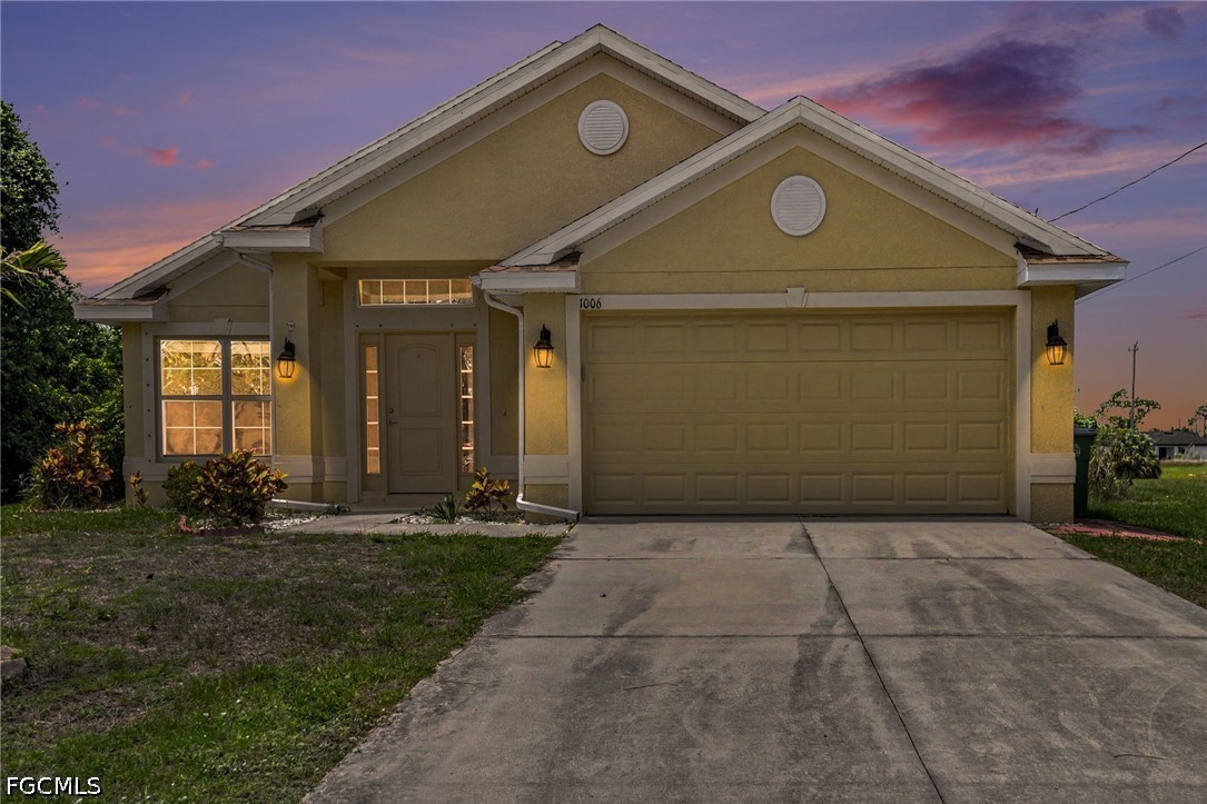 3 Bed SingleFamilyResidence for Sale in Cape Coral, photo 2