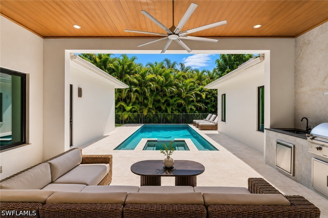 5 Bed Pool Home for Sale in Naples, photo 2