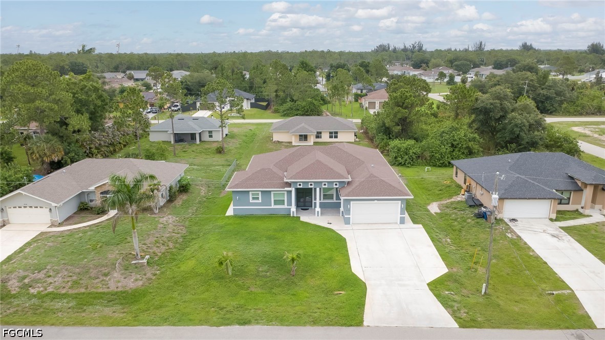 4 Bed SingleFamilyResidence for Sale in Lehigh Acres, photo 2