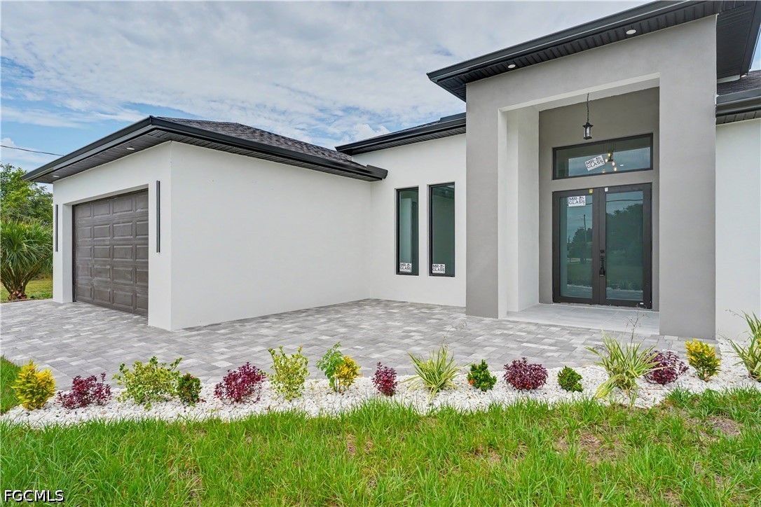 4 Bed Waterfront Home for Sale in Cape Coral, photo 2