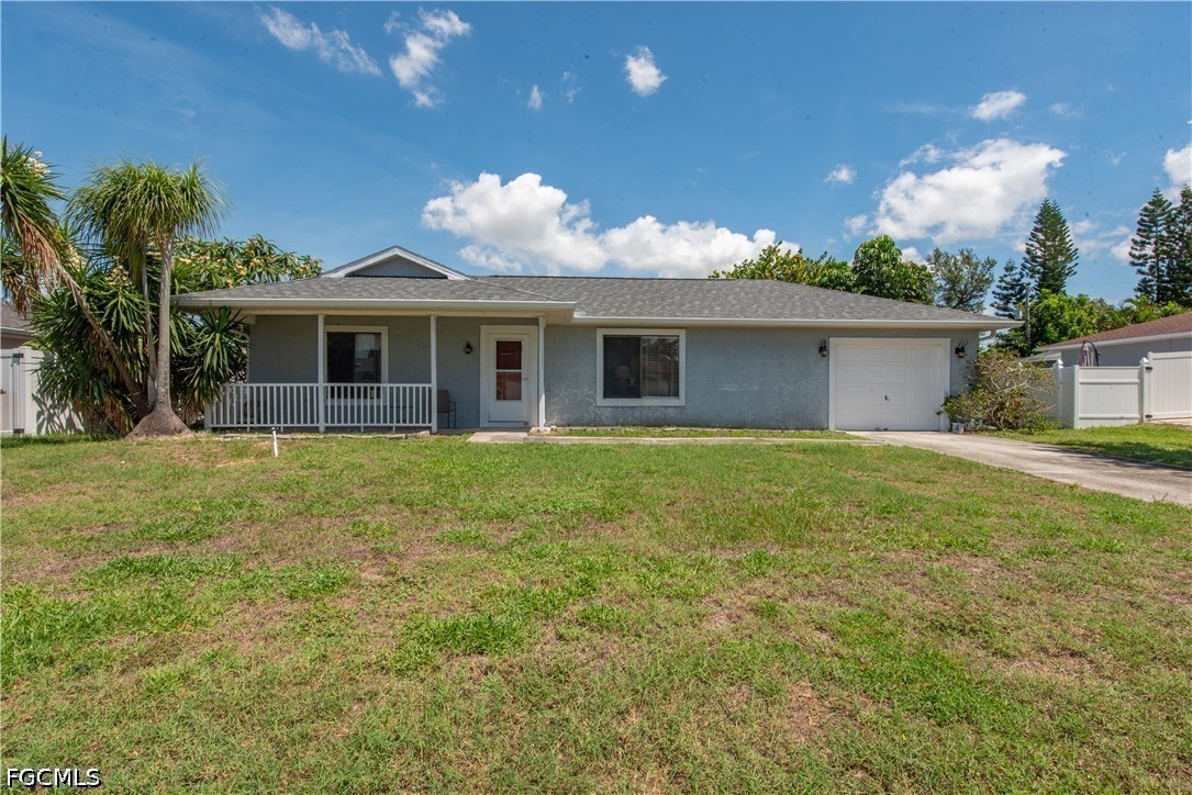 2 Bed Pool Home for Sale in Cape Coral, photo 2