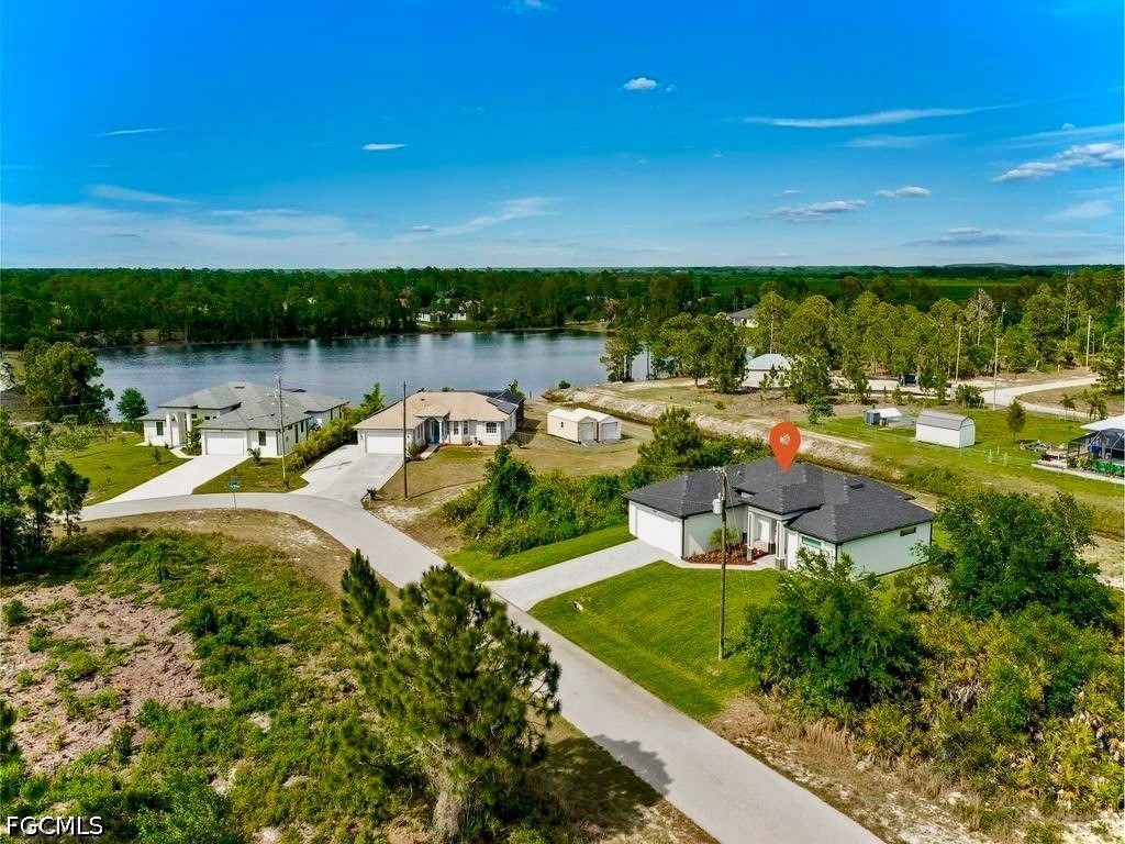 3 Bed Waterfront Home for Sale in Lehigh Acres, photo 2