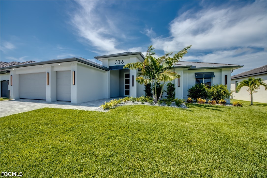 4 Bed Pool Home for Sale in Cape Coral, photo 2