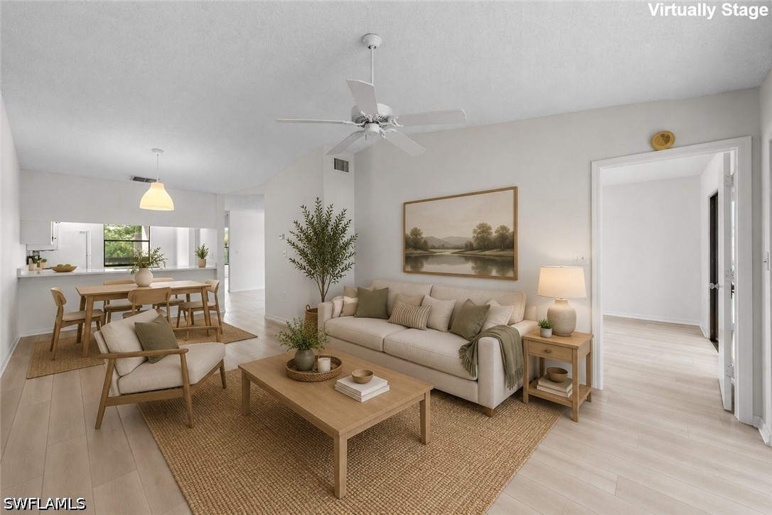 2 Bed Condominium for Sale in Fort Myers, photo 2