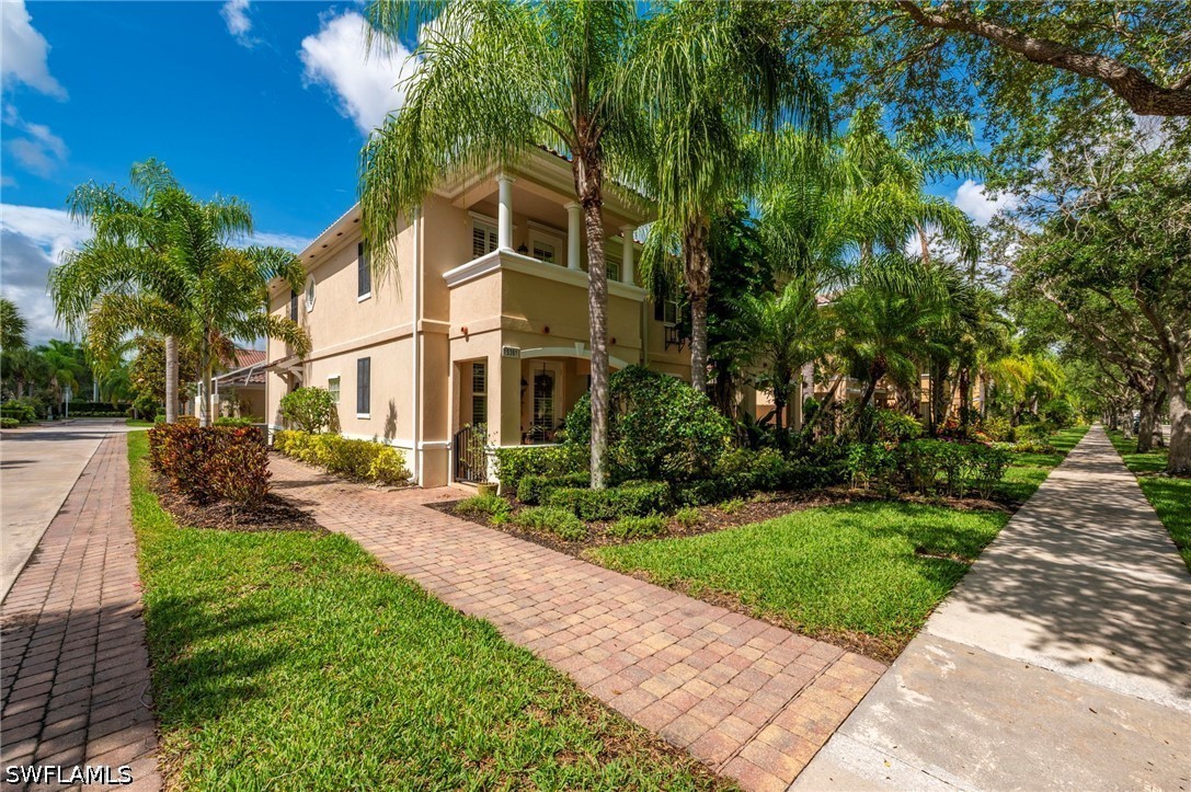 3 Bed Townhouse for Sale in Bonita Springs, photo 2