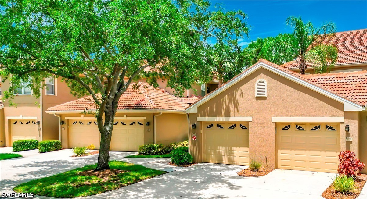 2 Bed Condominium for Sale in Sabal Palm, photo 2