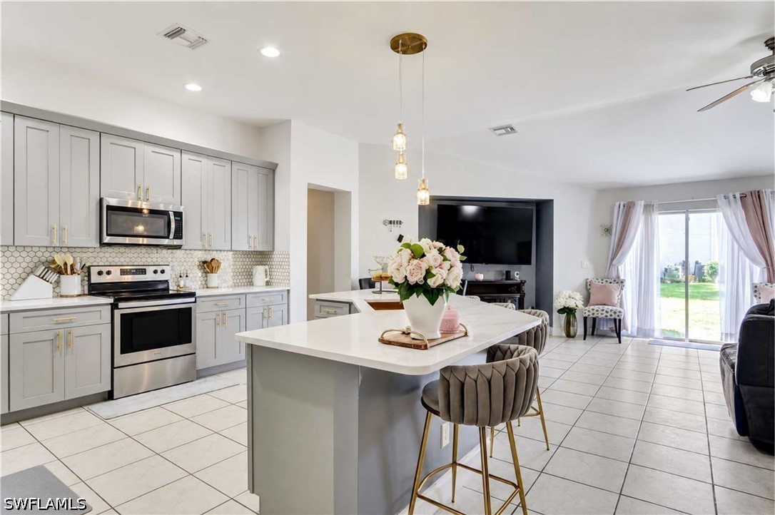 4 Bed SingleFamilyResidence for Sale in Town Lakes, photo 2