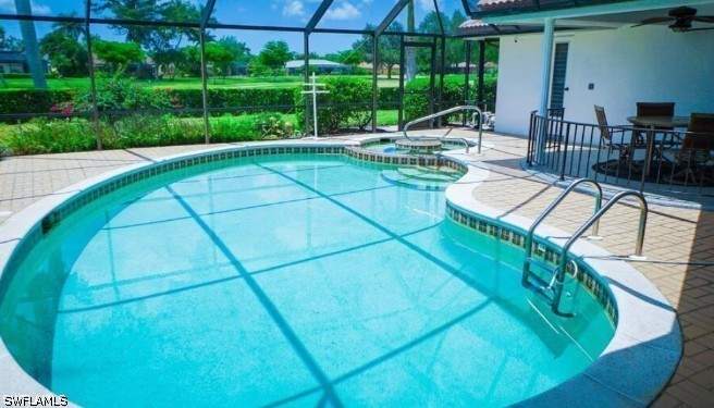3 Bed Pool Home for Sale in Torrey Pines, photo 2