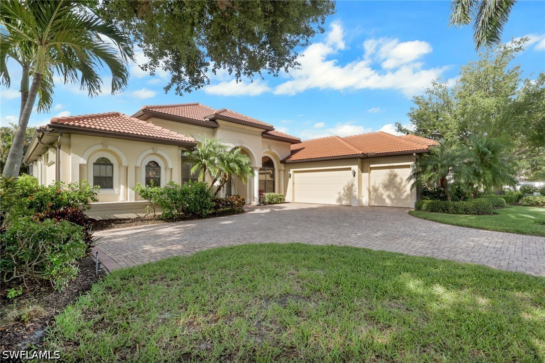 4 Bed Pool Home for Sale in Veridian, photo 2
