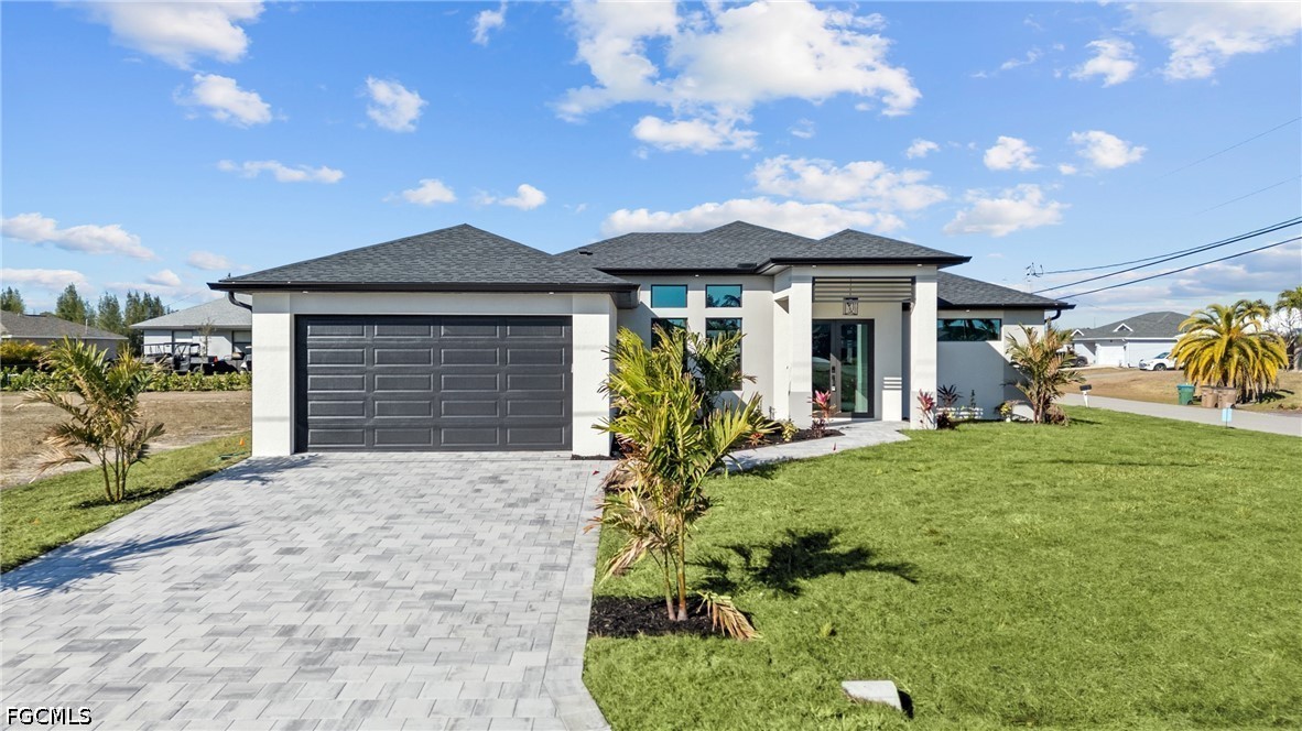 3 Bed SingleFamilyResidence for Sale in Cape Coral, photo 2