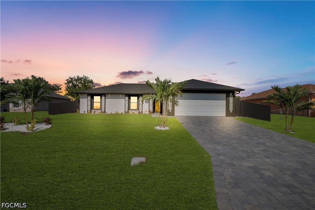 3 Bed Pool Home for Sale in Cape Coral, photo 2