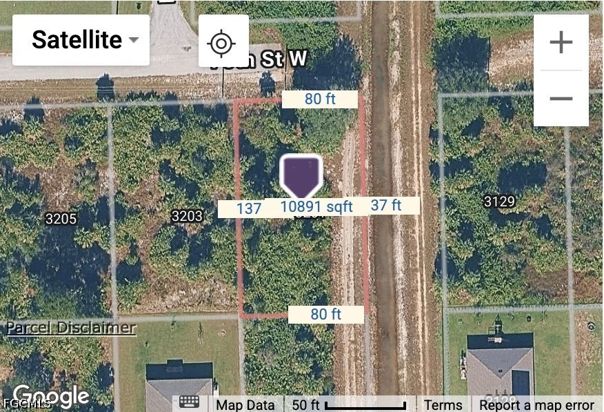 Waterfront Home for Sale in Lehigh Acres, photo 2