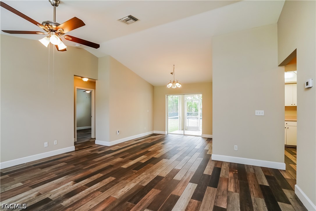 3 Bed SingleFamilyResidence for Sale in Cape Coral, photo 2