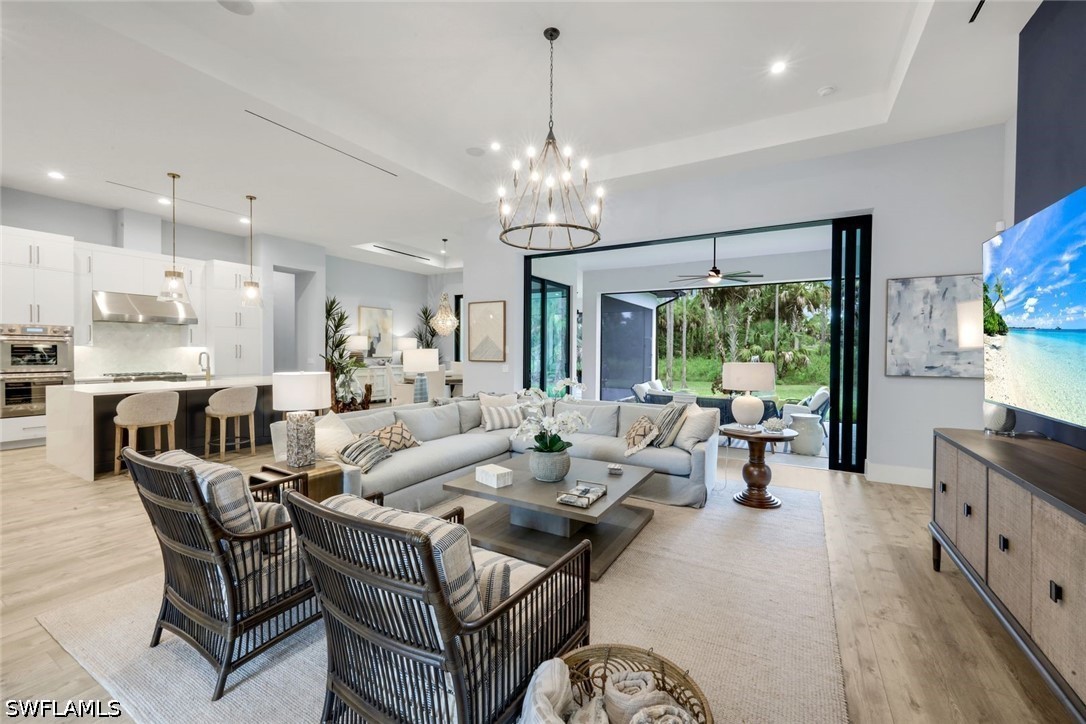 4 Bed SingleFamilyResidence for Sale in Naples, photo 2