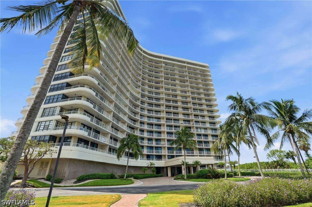 2 Bed Waterfront Home for Sale in Marco Island, photo 2