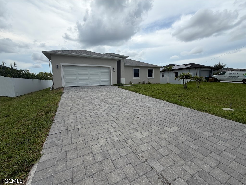 4 Bed SingleFamilyResidence for Sale in Cape Coral, photo 2