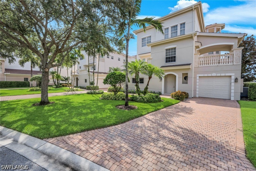 3 Bed Waterfront Home for Sale in Naples, photo 2