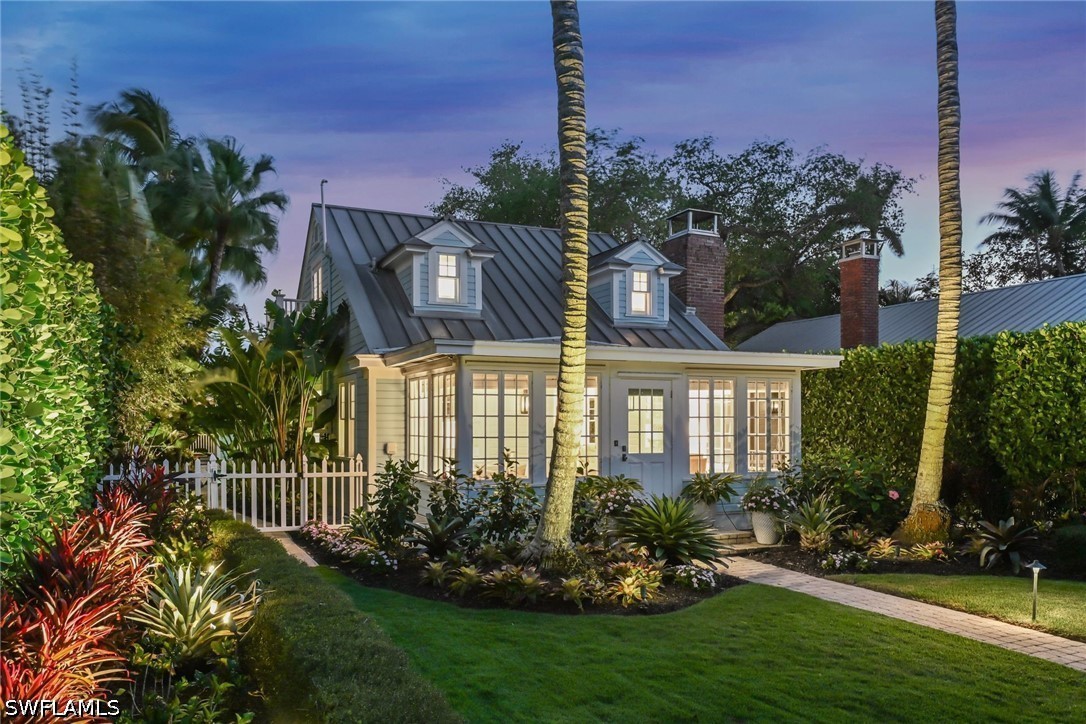 4 Bed Pool Home for Sale in Olde Naples, photo 2