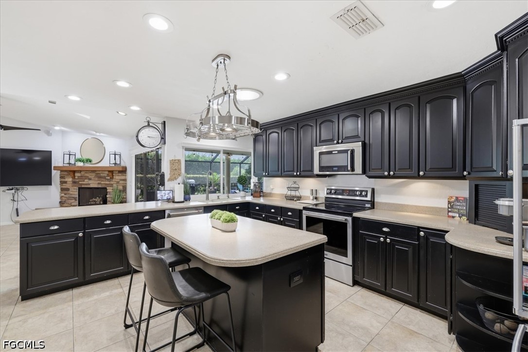 4 Bed Pool Home for Sale in Whiskey Creek, photo 2