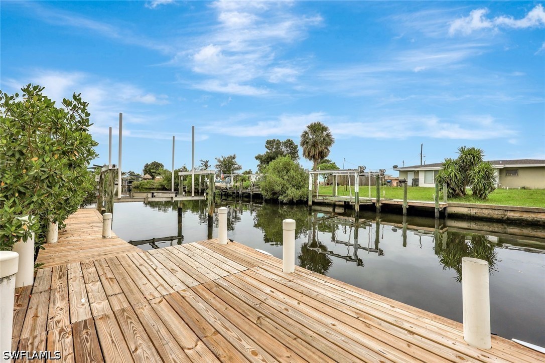 3 Bed Waterfront Home for Sale in Port Charlotte, photo 2
