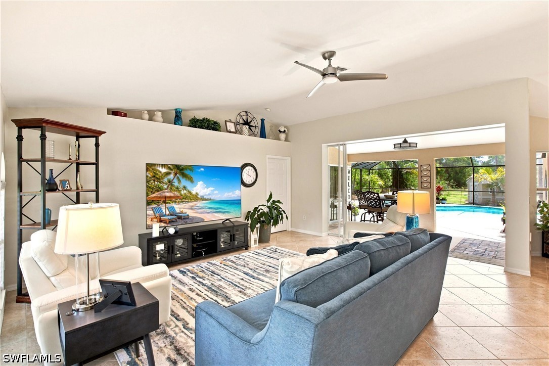 3 Bed Pool Home for Sale in Naples, photo 2