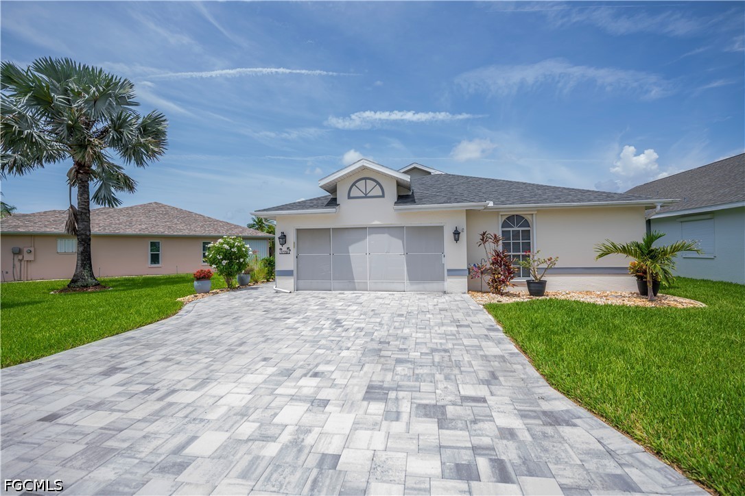 3 Bed SingleFamilyResidence for Sale in North Fort Myers, photo 2