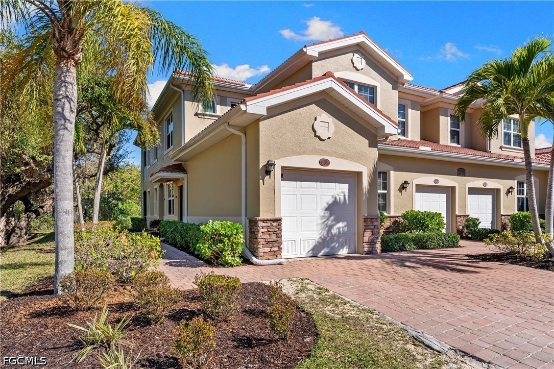 3 Bed Condominium for Sale in Fort Myers, photo 2