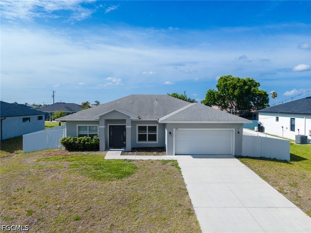 4 Bed Pool Home for Sale in Cape Coral, photo 2