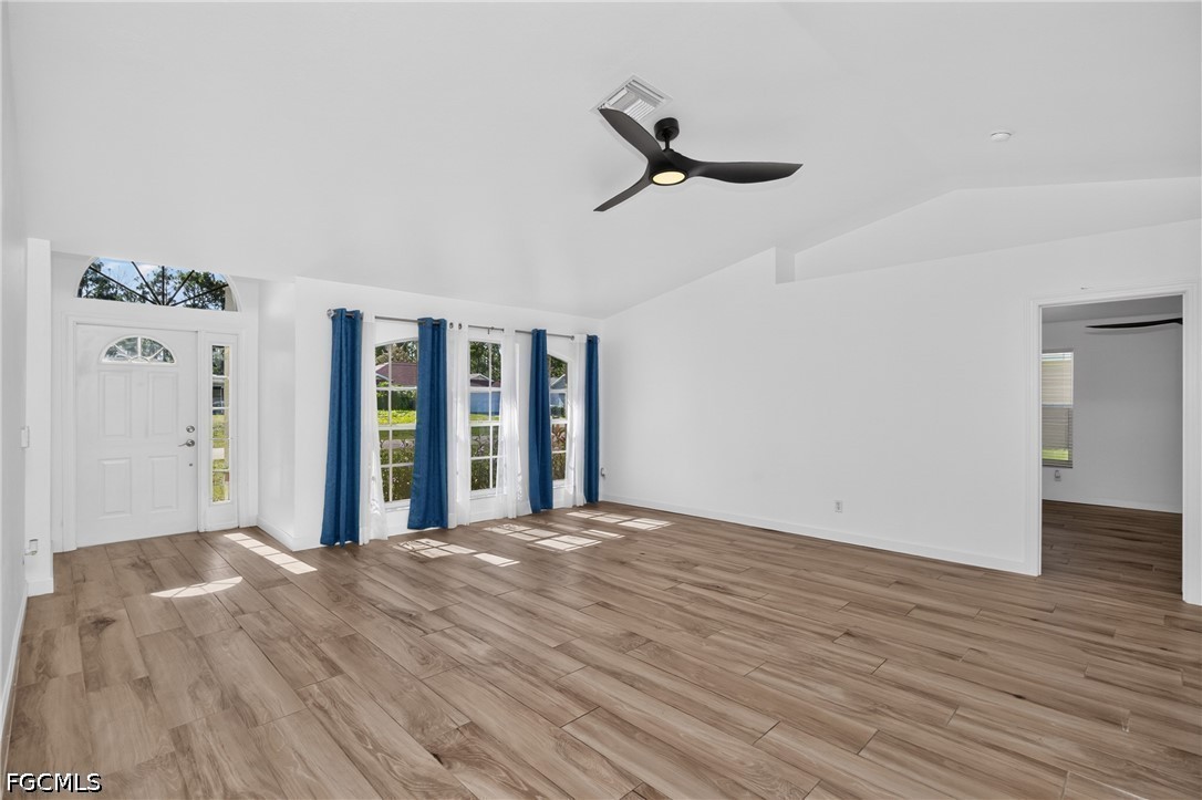 3 Bed Pool Home for Sale in Cape Coral, photo 2