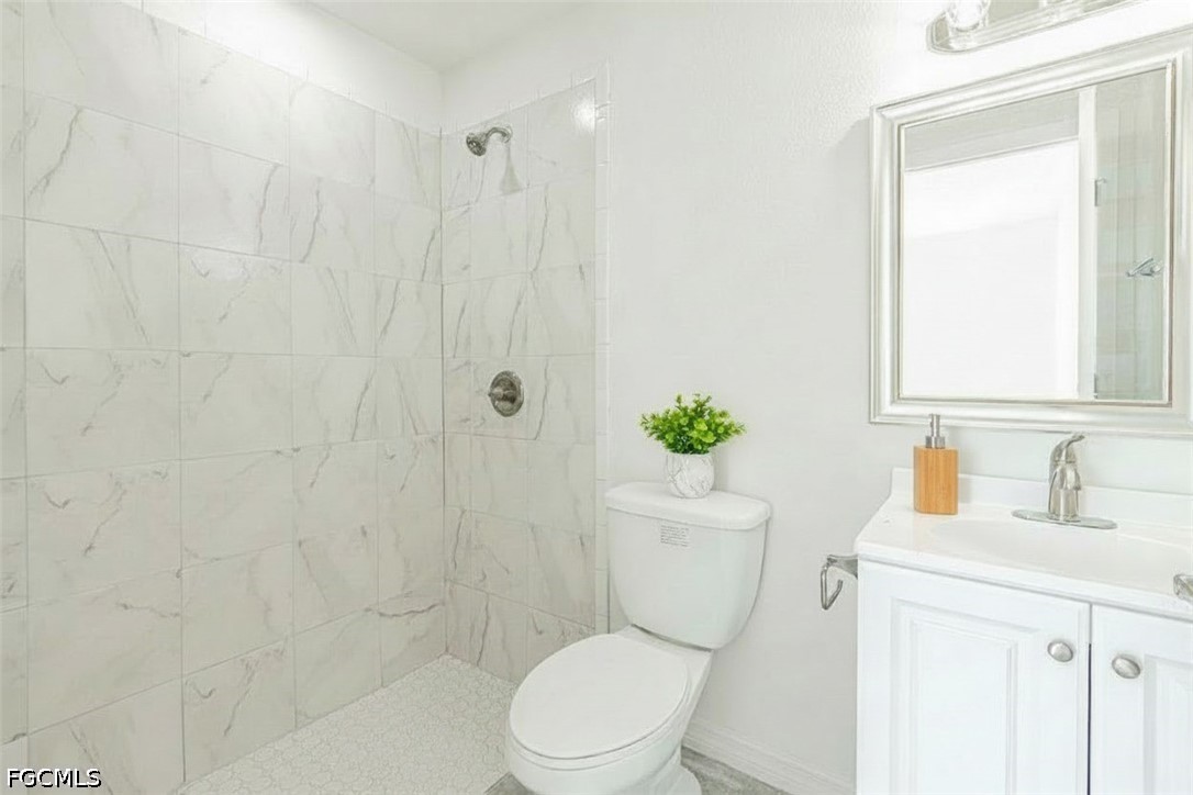 3 Bed SingleFamilyResidence for Sale in Lehigh Acres, photo 2