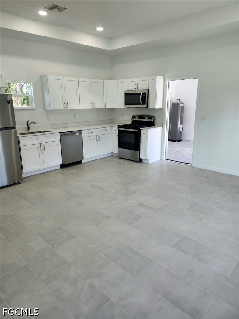 1 Bed SingleFamilyResidence for Sale in Lehigh Acres, photo 2