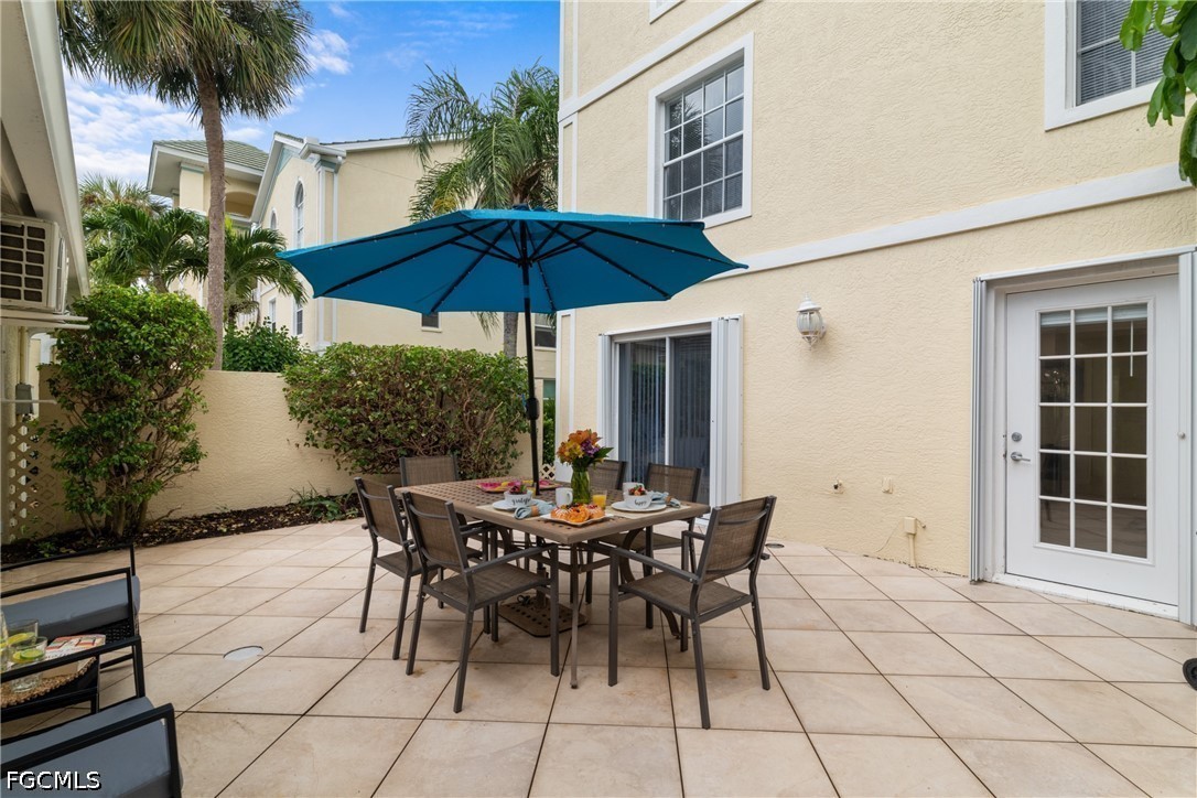 2 Bed Condominium for Sale in Naples, photo 2