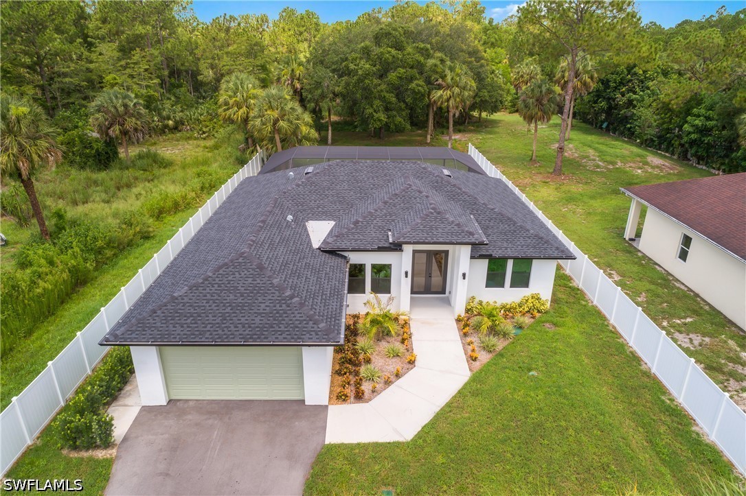 3 Bed Pool Home for Sale in Naples, photo 2