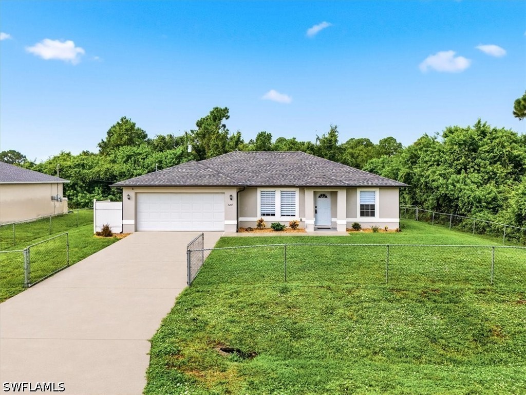 3 Bed SingleFamilyResidence for Sale in Lehigh Acres, photo 2