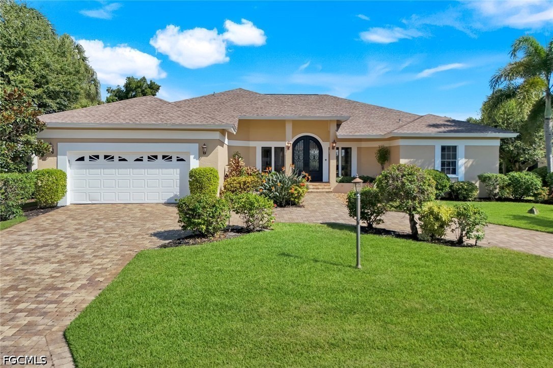 4 Bed Pool Home for Sale in The Forest, photo 2