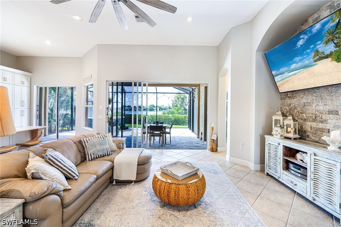 4 Bed Waterfront Home for Sale in Aster Place, photo 2