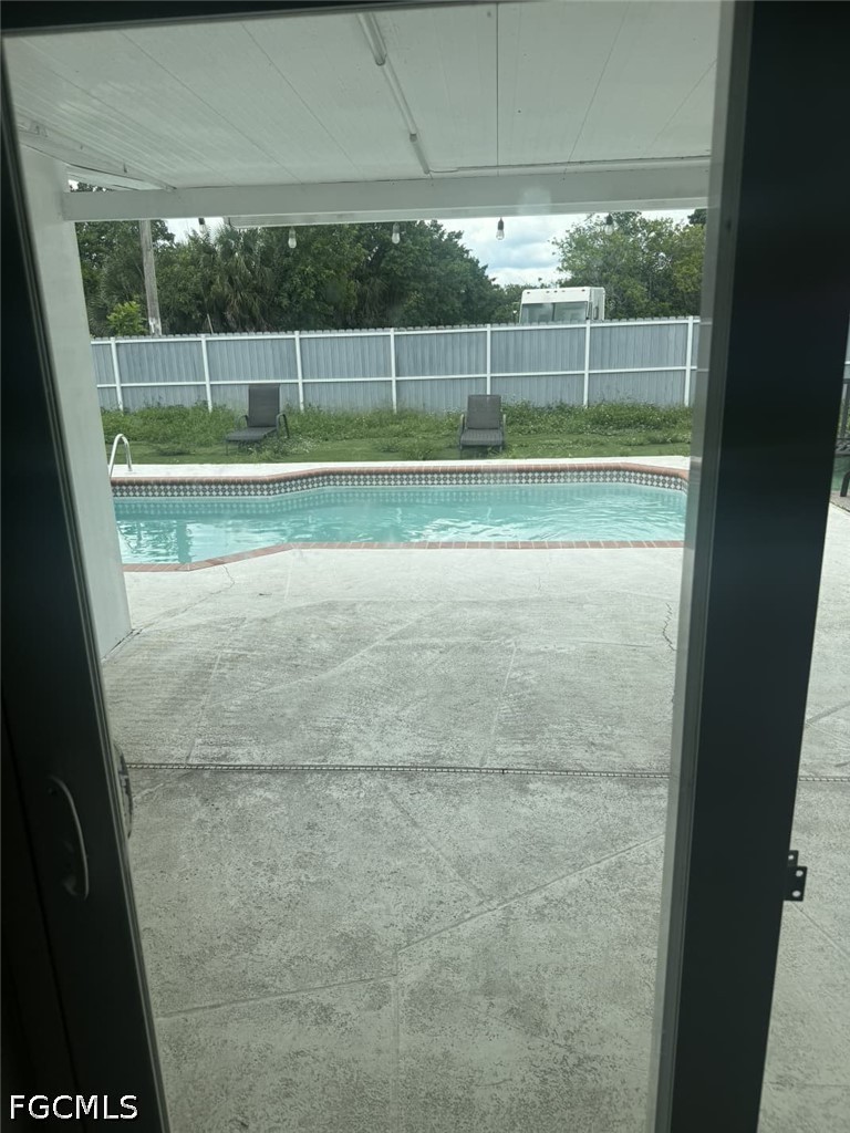 3 Bed Pool Home for Sale in Lehigh Acres, photo 2