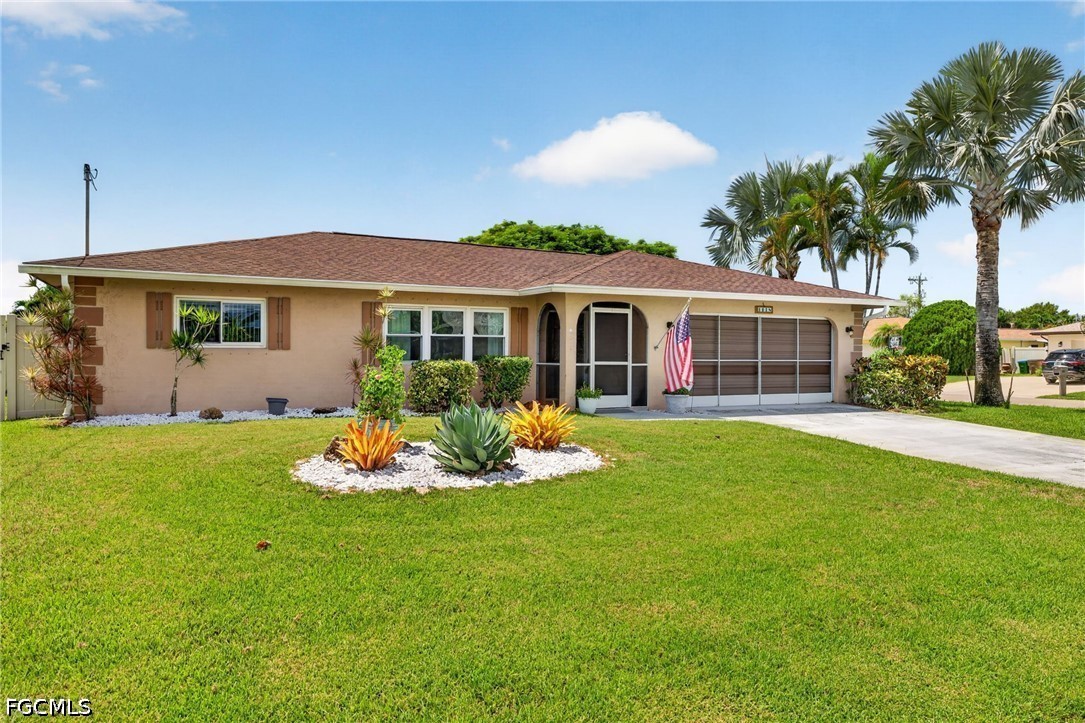3 Bed Pool Home for Sale in Cape Coral, photo 2