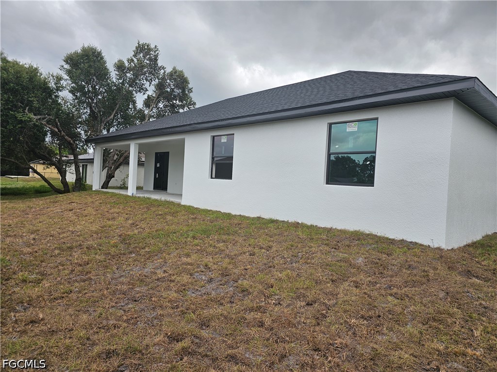4 Bed SingleFamilyResidence for Sale in Mirror Lakes, photo 2
