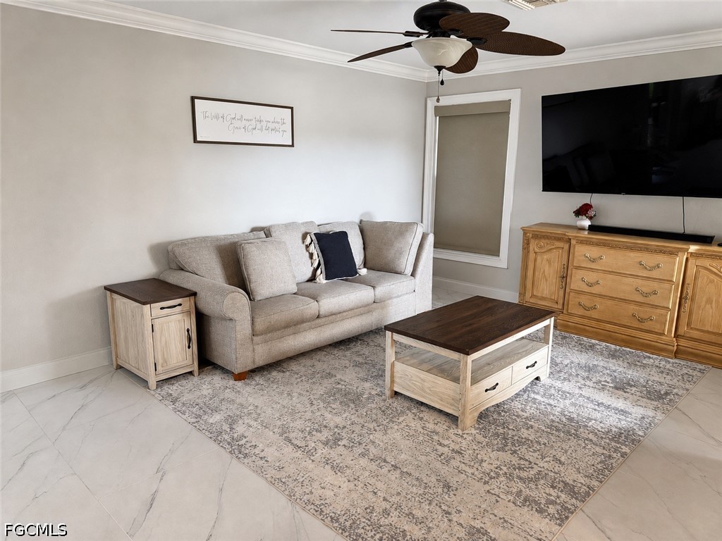 3 Bed SingleFamilyResidence for Sale in Cape Coral, photo 2