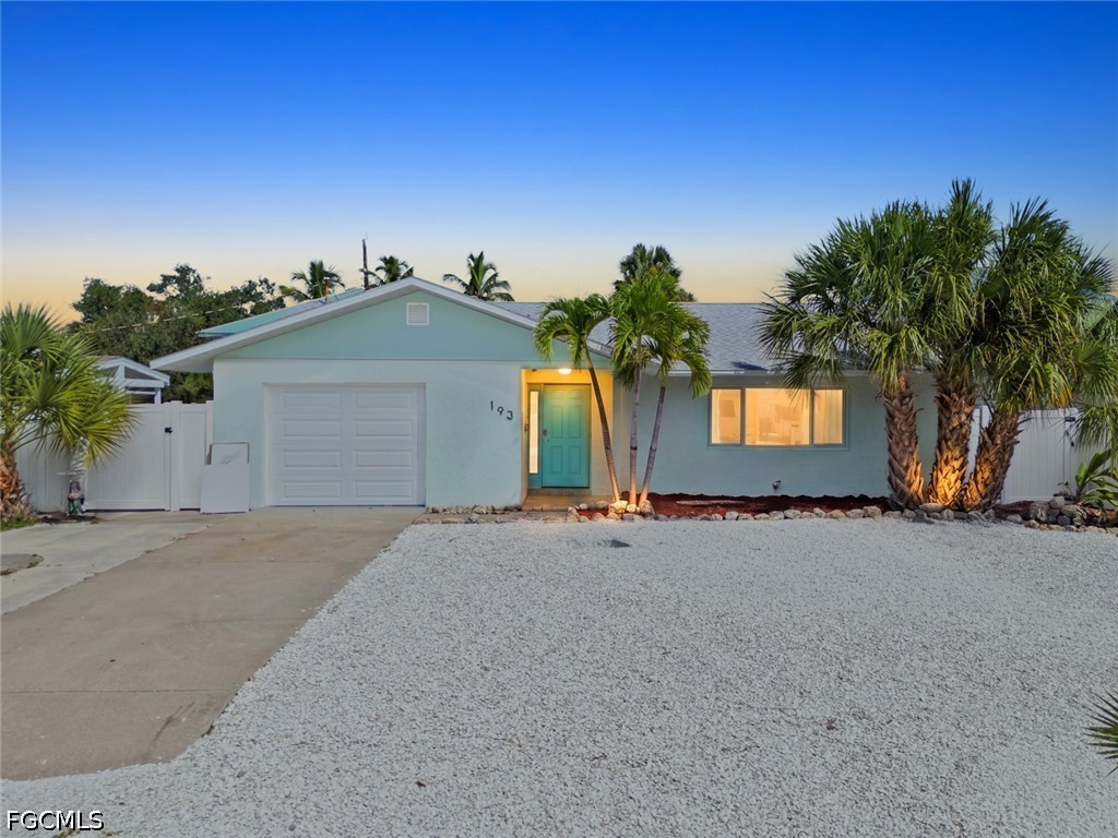 3 Bed Pool Home for Sale in Leilani, photo 2