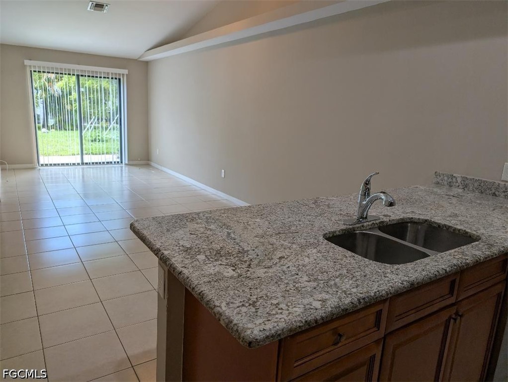 3 Bed Duplex for Sale in Cape Coral, photo 2