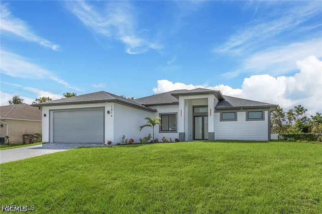4 Bed SingleFamilyResidence for Sale in Cape Coral, photo 2