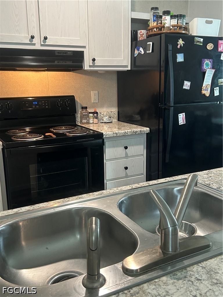2 Bed ManufacturedHome for Sale in Fort Myers, photo 2
