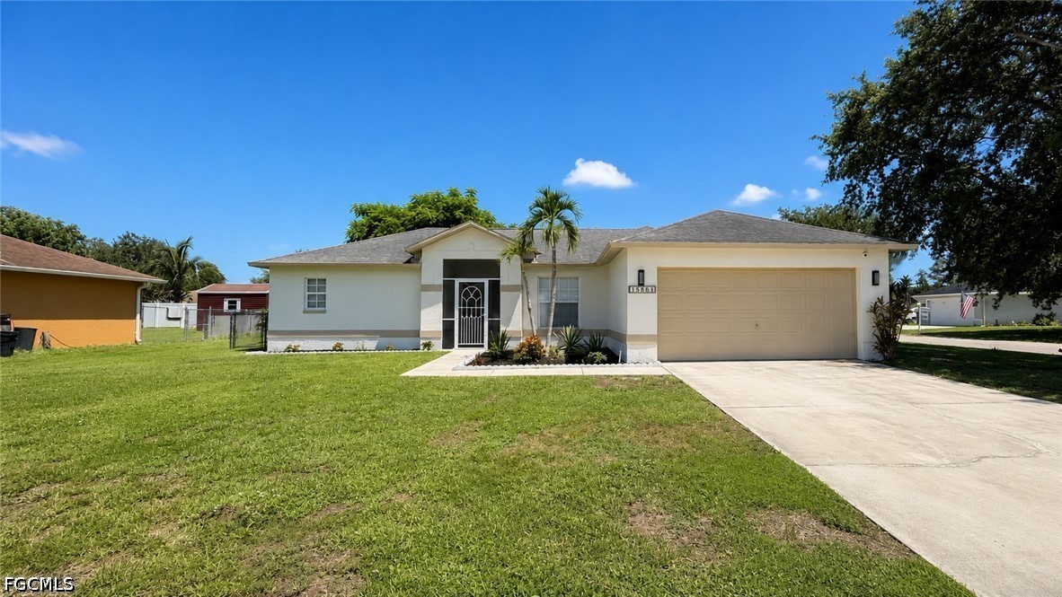 3 Bed Pool Home for Sale in Fort Myers, photo 2