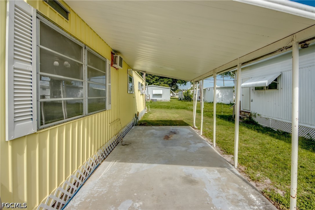 1 Bed ManufacturedHome for Sale in Mobile Manor, photo 2